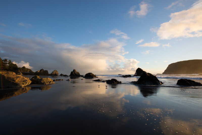 Oregon Coast at Sunset — Beautiful Sunset Scene on the Oregon Cost in the United States. — Beach, Coast, Ocean, Oregon, Sea
