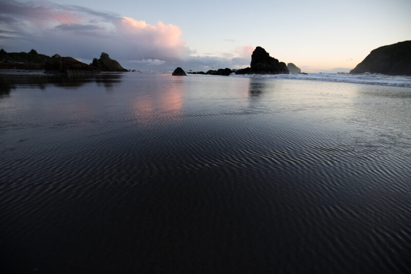 Oregon Coast at Sunset — Beautiful Sunset Scene on the Oregon Cost in the United States. — Beach, Coast, Ocean, Oregon, Sea