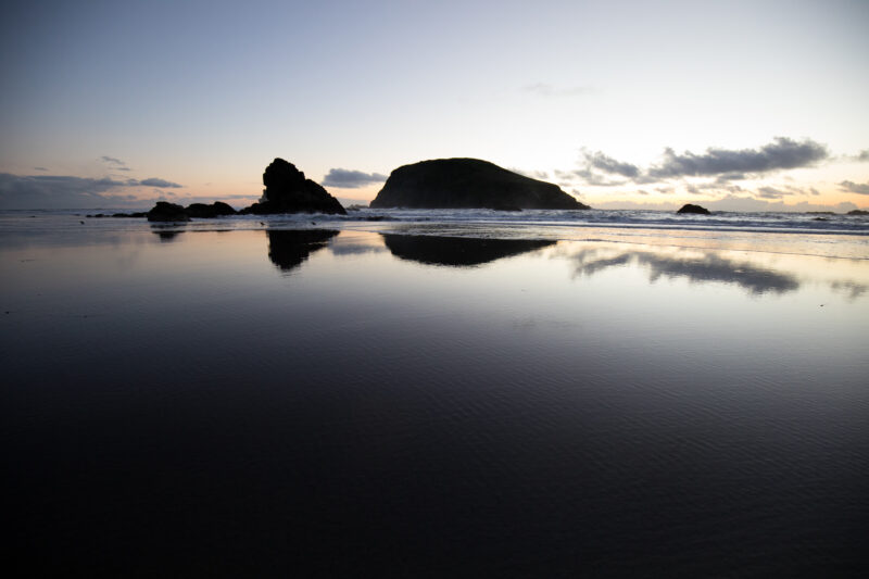 Oregon Coast at Sunset — Beautiful Sunset Scene on the Oregon Cost in the United States. — Beach, Coast, Ocean, Oregon, Sea