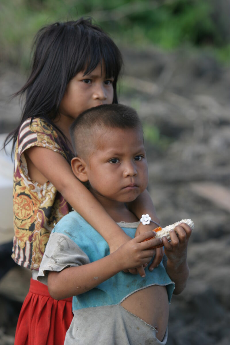 Ethnic Children in Peru — Shipibo Ethnic Children living along the Ucayali River — Peru, Shipibo Indians, Amerindian, Poverty, Development