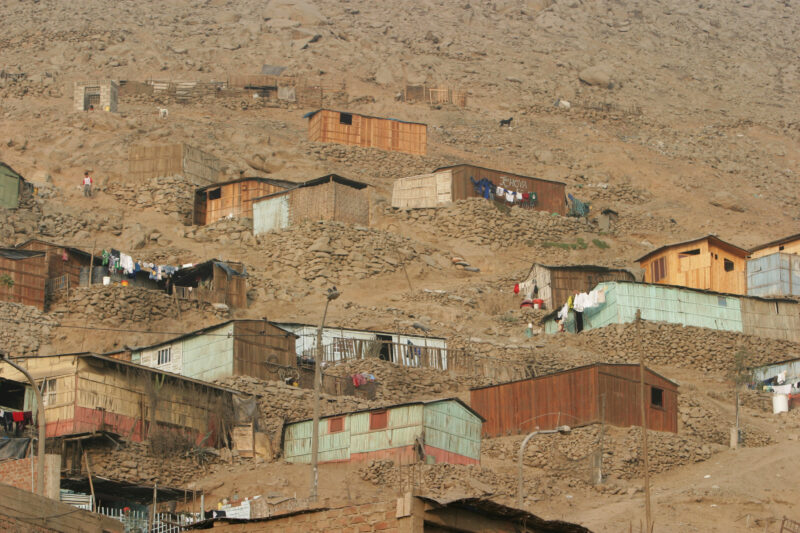 Shantitown near Lima, Peru — Stock Images of poor housing in the shantytown communities on the outskirts of Lima, Peru — Peru, Poverty, Slum, slums, shantytown