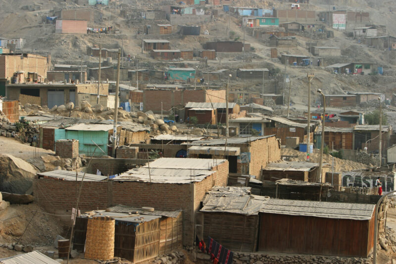 Shantitown near Lima, Peru — Stock Images of poor housing in the shantytown communities on the outskirts of Lima, Peru — Peru, Poverty, Slum, slums, shantytown