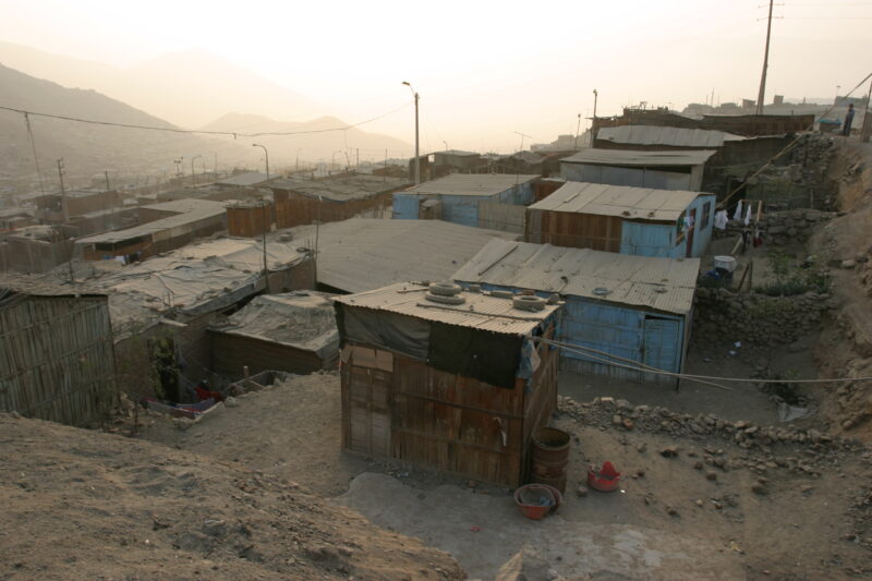 Shantitown near Lima, Peru — Stock Images of poor housing in the shantytown communities on the outskirts of Lima, Peru — Peru, Poverty, Slum, slums, shantytown