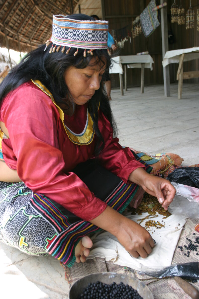 Making Ethnic Crafts — Shipibo woman works on crafts that she can sell in the market for incom. — ADRA, Peru, Poverty, Shipibo Indians, Ucayali River