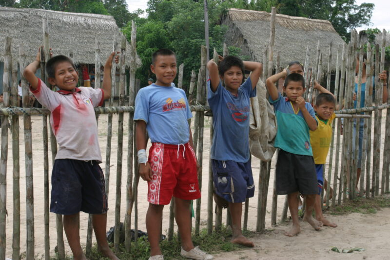 Village Kids — Shipibo Indian Kids line up for photo. — Peru, Shipibo Indians, Amerindian, Poverty, Development
