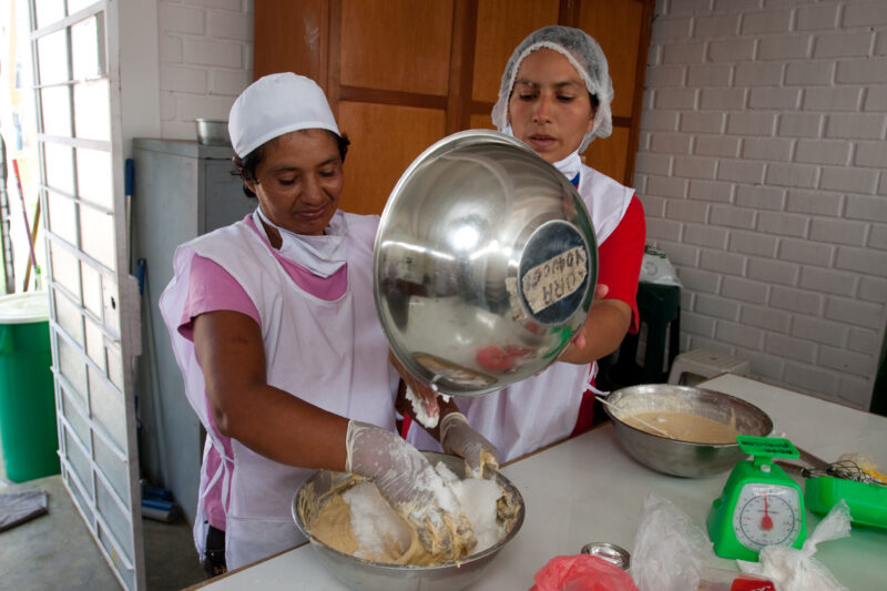 Learning to Bake for Cash! — Women living in a poor community on the outskirts of Lima, learn how to make baked goods, as a way to generate income for their ...