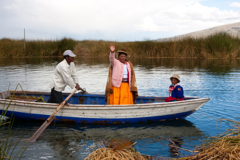 Uro People of Lake Titicaca — Stock images of the life of the Uro people group, living on the floating reed islands of Lake Titicaca, near Puno, Peru — Peru,...