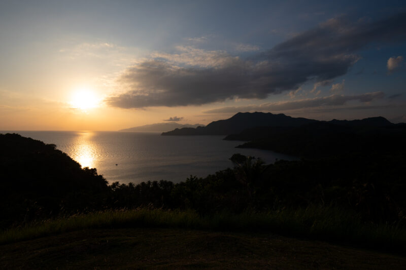 Sunset in the Philippines — Sun sets over an Ocean Scene in Camarines Sur — Philippines, Camarines Sur, Luzon, sunset