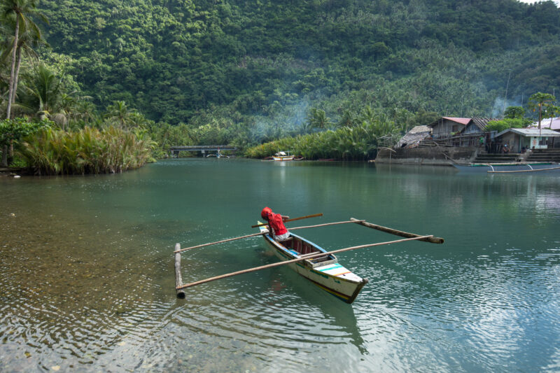 Lagoon in the Philippines — Beautiful lagoon next to a coastal village in Camarines Sur, Philippines — Philippines, Camarines Sur, Luzon, lagoon
