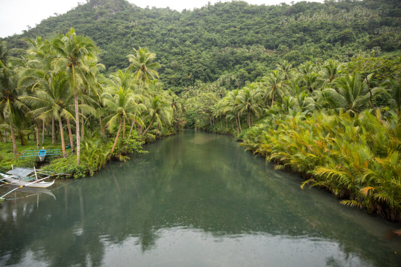 Lagoon in the Philippines — Beautiful lagoon next to a coastal village in Camarines Sur, Philippines — Philippines, Camarines Sur, Luzon, lagoon