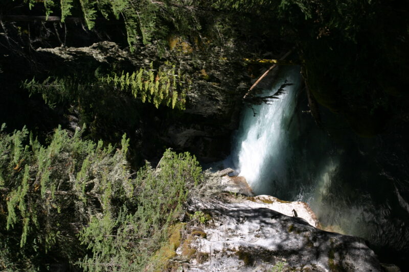 Waterfall Scenic — Stock Images of Rivers — Canada, Alberta, Banff National Park, Scenic, Mountians
