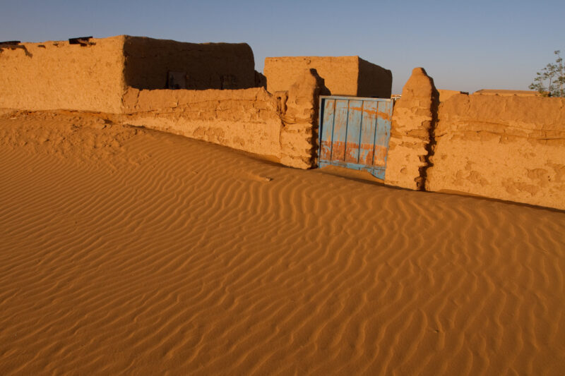 Walled Compound in the Desert — Stock Images of dry desert region of Sudan — Africa, Sudan, dry, desert, sand