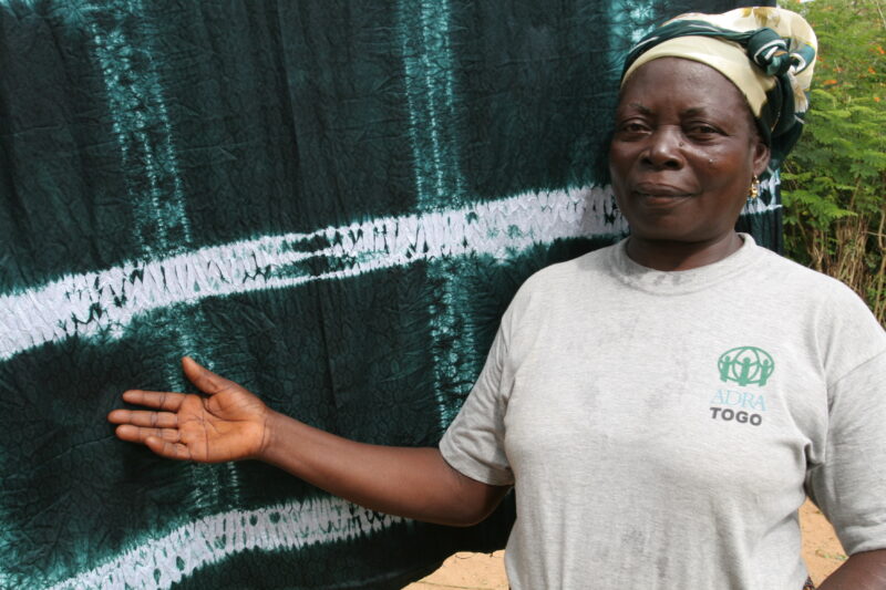 Tie Dye for Income — People in Togo learn how to do tie Dye to make income in West Africa — Togo, Africa, West Africa, faces, women