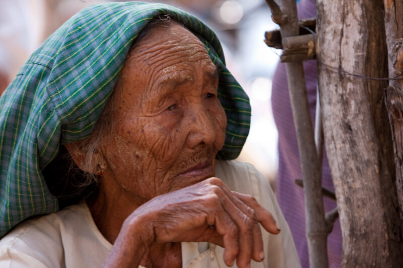Elderly Khmer — Stock Image of elderly woman in Cambodia, profile — Cambodia, poverty, people, faces, elders