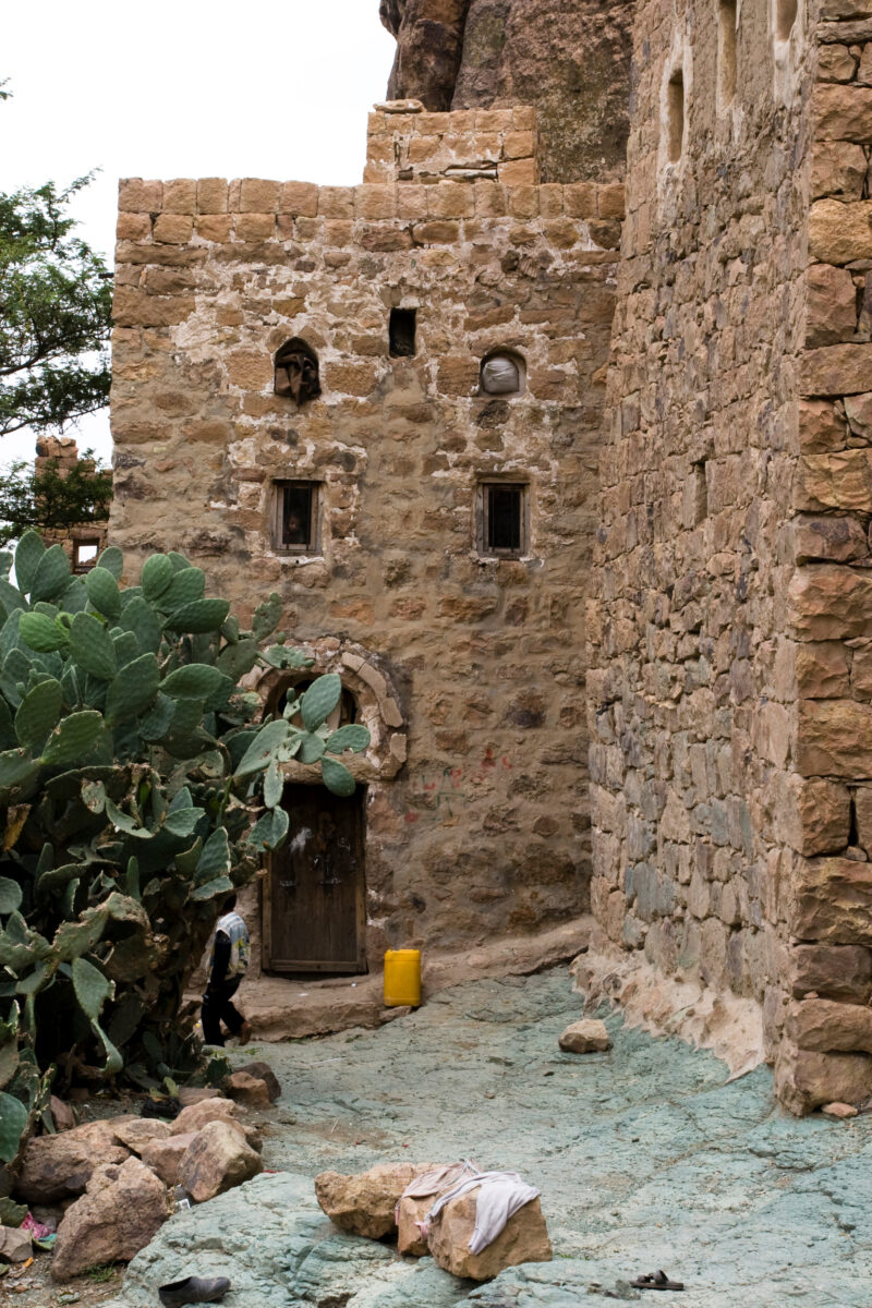 Abandoned Village in Yemen — Old abandoned settlement near Sana'a, Yemen — Yemen, archaeology, ruins, abandoned