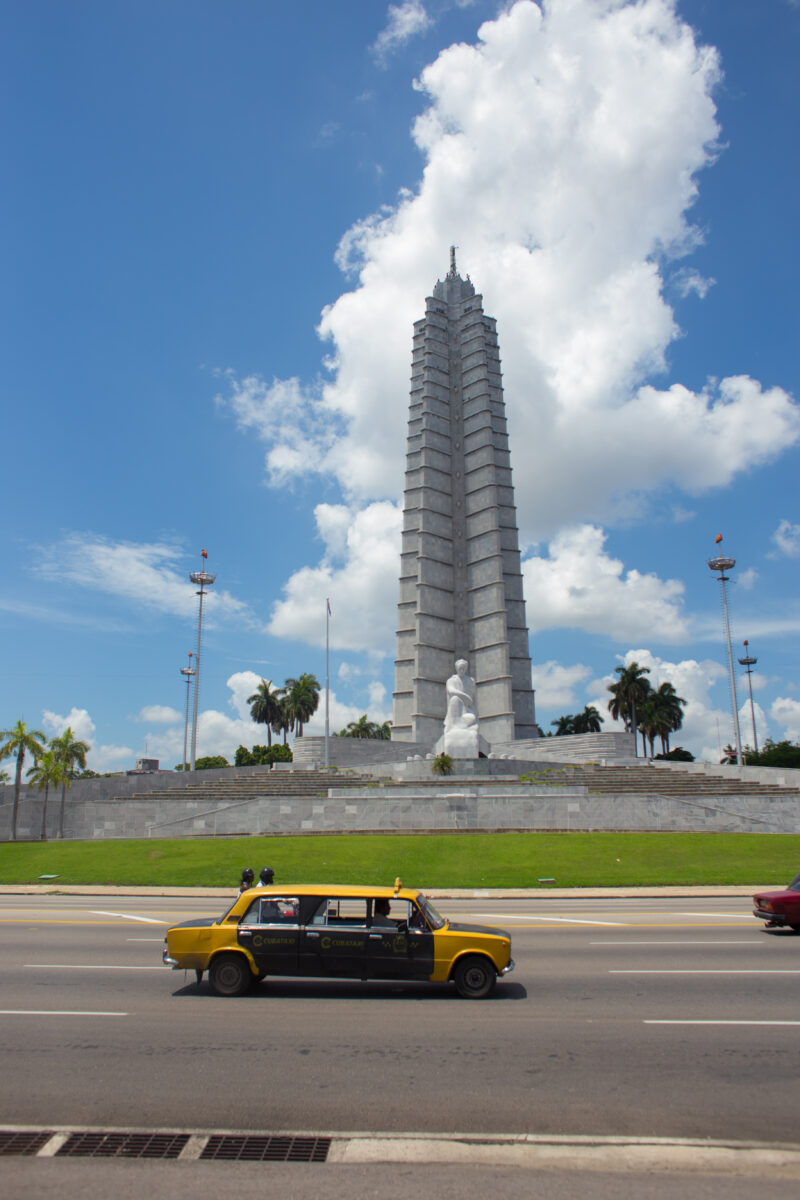 Old Cars in Cuba — Old cars in Havana, pass by Revolution Square — Cuba, cars, antique Cars, vehicles