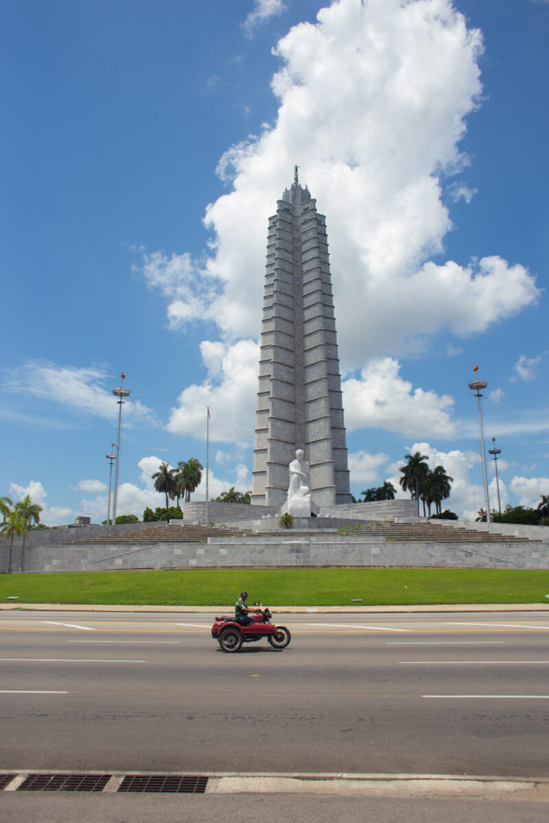 Old Cars in Cuba — Old cars in Havana, pass by Revolution Square — Cuba, cars, antique Cars, vehicles