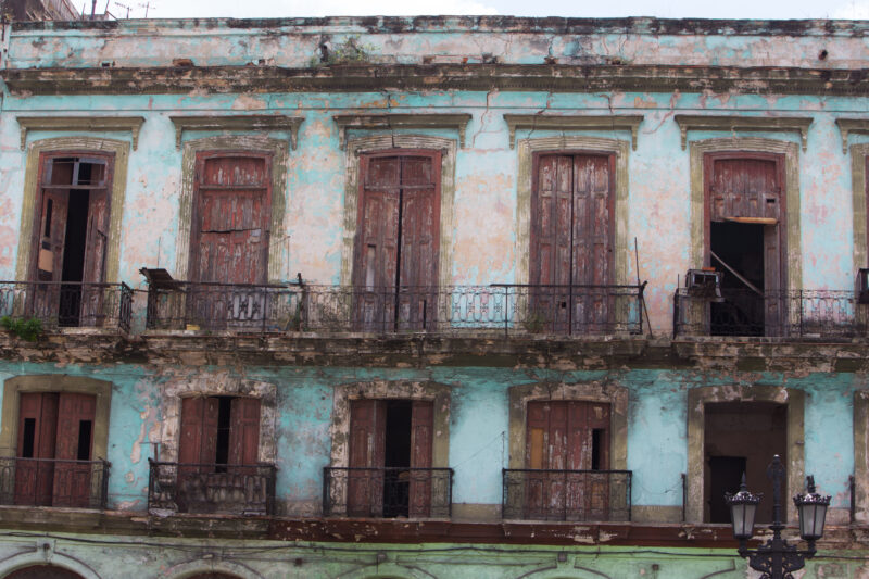 Photo: Old Buildings in Havana — Cuba