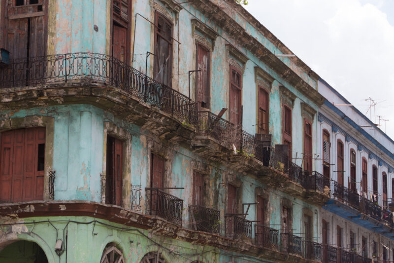 Photo: Old Buildings in Havana — Cuba