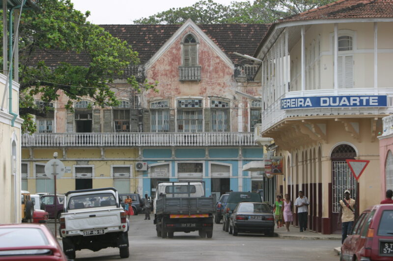 wvi_008117 — Sao Tome, Africa, City of, Capital, street