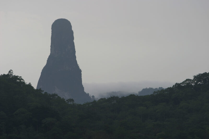 Mountain Formation in Sao Tome — Unique formation in Sao Tome. — Sao Tome, Africa