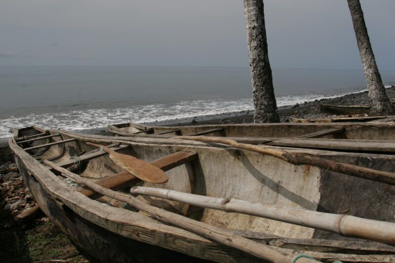 Fishing boats in Sao Tome — Stock Images of Typical handmade bouts, used for fishing in Sao Tome, Africa — Sao Tome, Africa, Fishing, boats, canoe