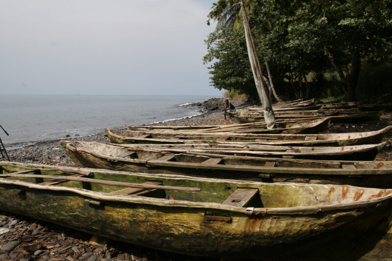 Fishing boats in Sao Tome — Stock Images of Typical handmade bouts, used for fishing in Sao Tome, Africa — Sao Tome, Africa, Fishing, boats, canoe