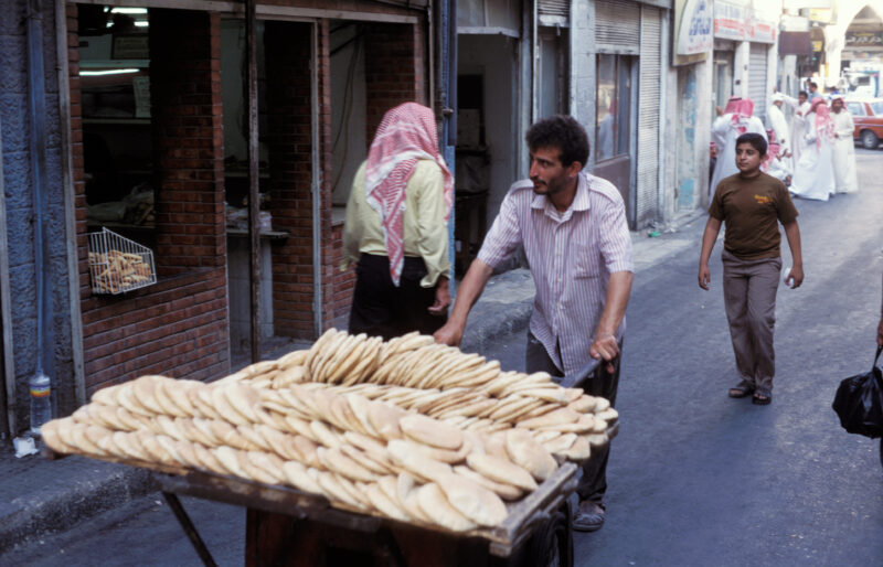 Pocket Bread in Jordan — Stock Images of the people of Jordan: men. — Jordan, People, men