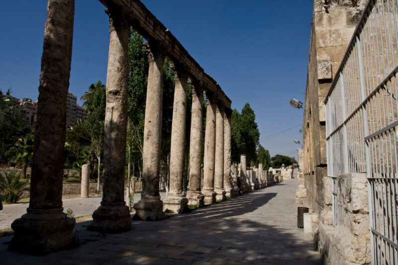 Colonnade Street in Amman — Stock Images of the Roman amphitheater in Amman, Jordan — Archaeology, Jordan, Phidelphia, Roman, Ruins