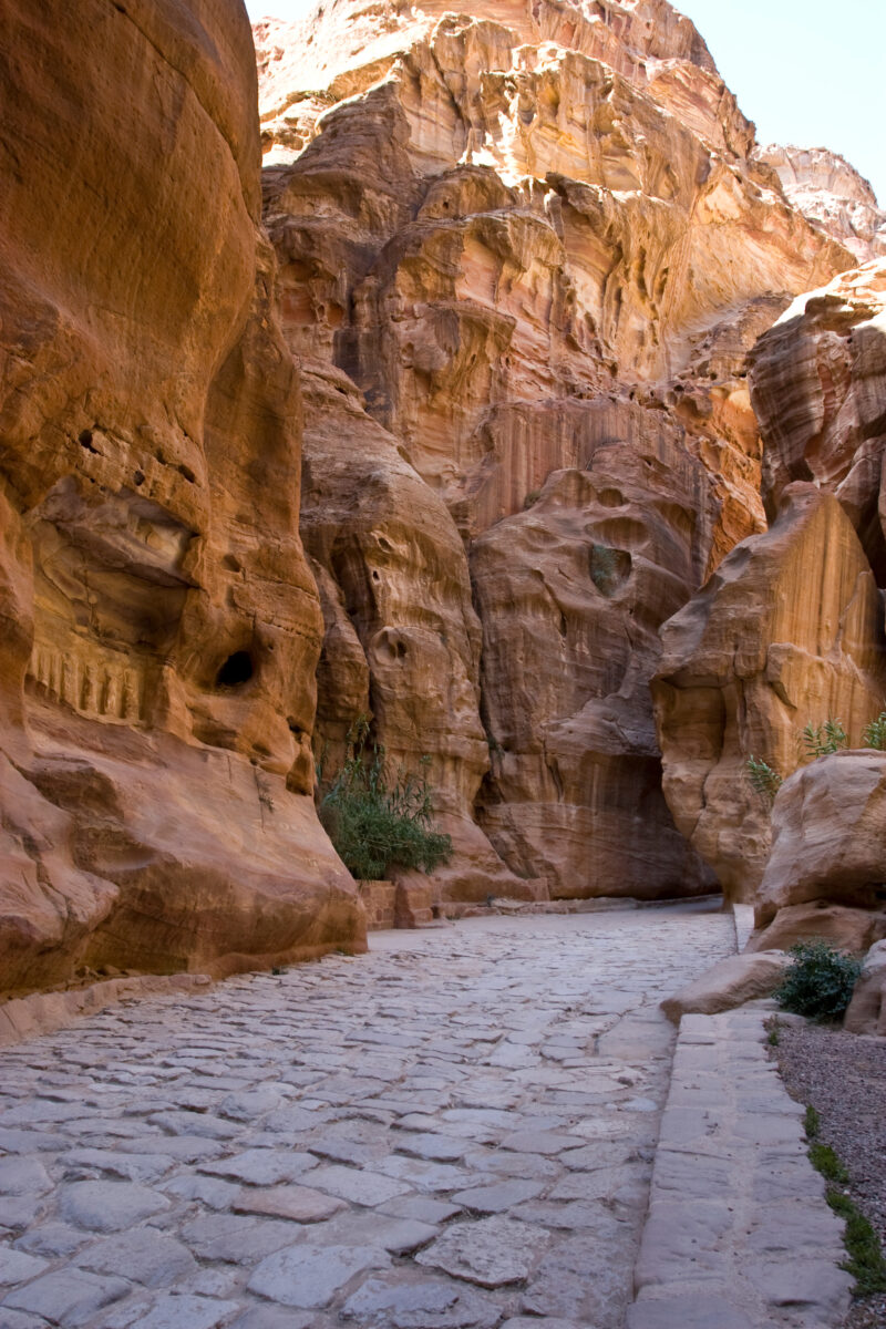 Petra in Jordan — The Siq,leading in to the beautiful ancient rose colored site of Petra, in Jordan — Jordan, Petra, siq