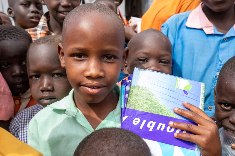 BidiBidi2017_0784 — Adult, Child, Complementary Colors, Eyes Open, Female