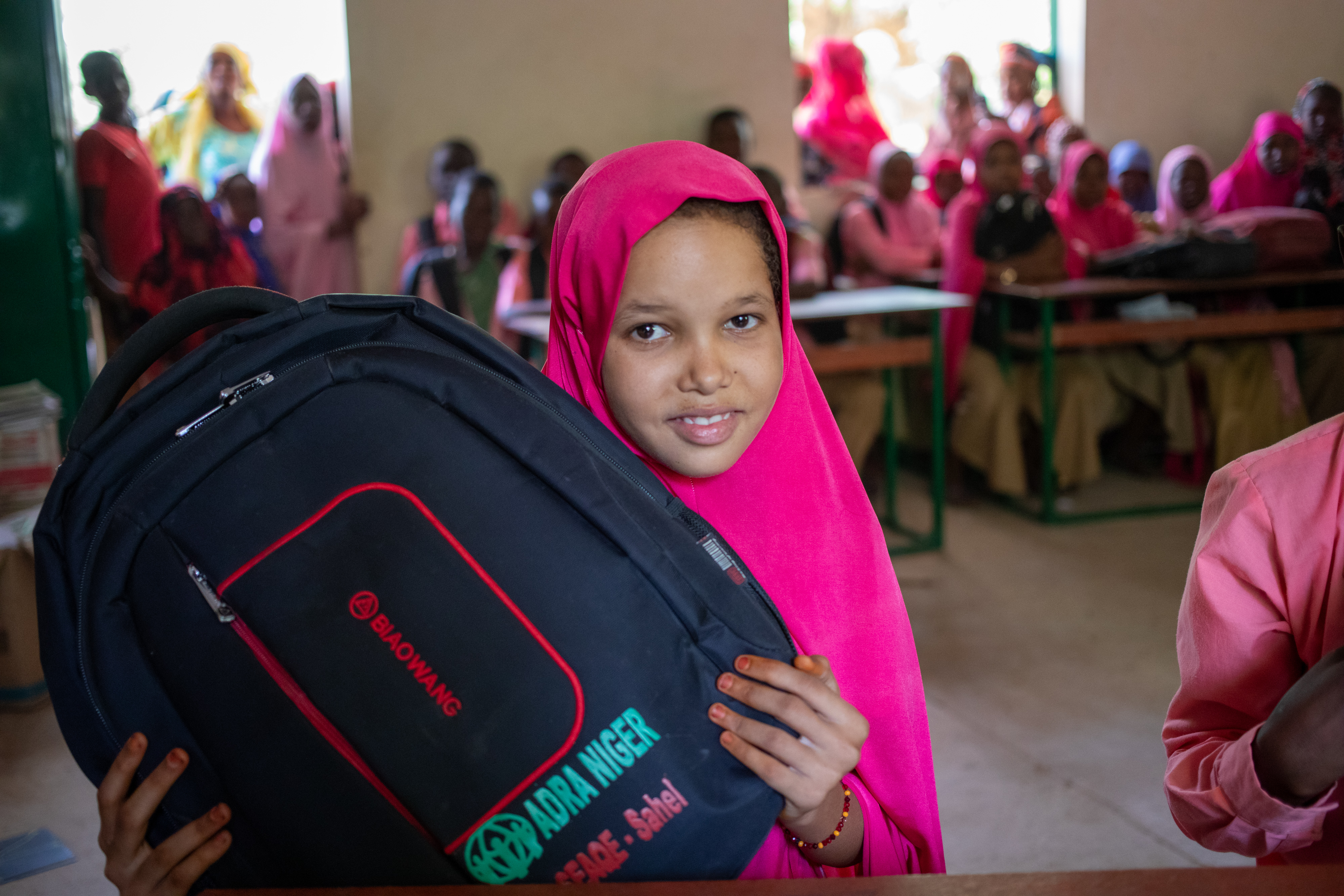 Girl in Niger Attends School