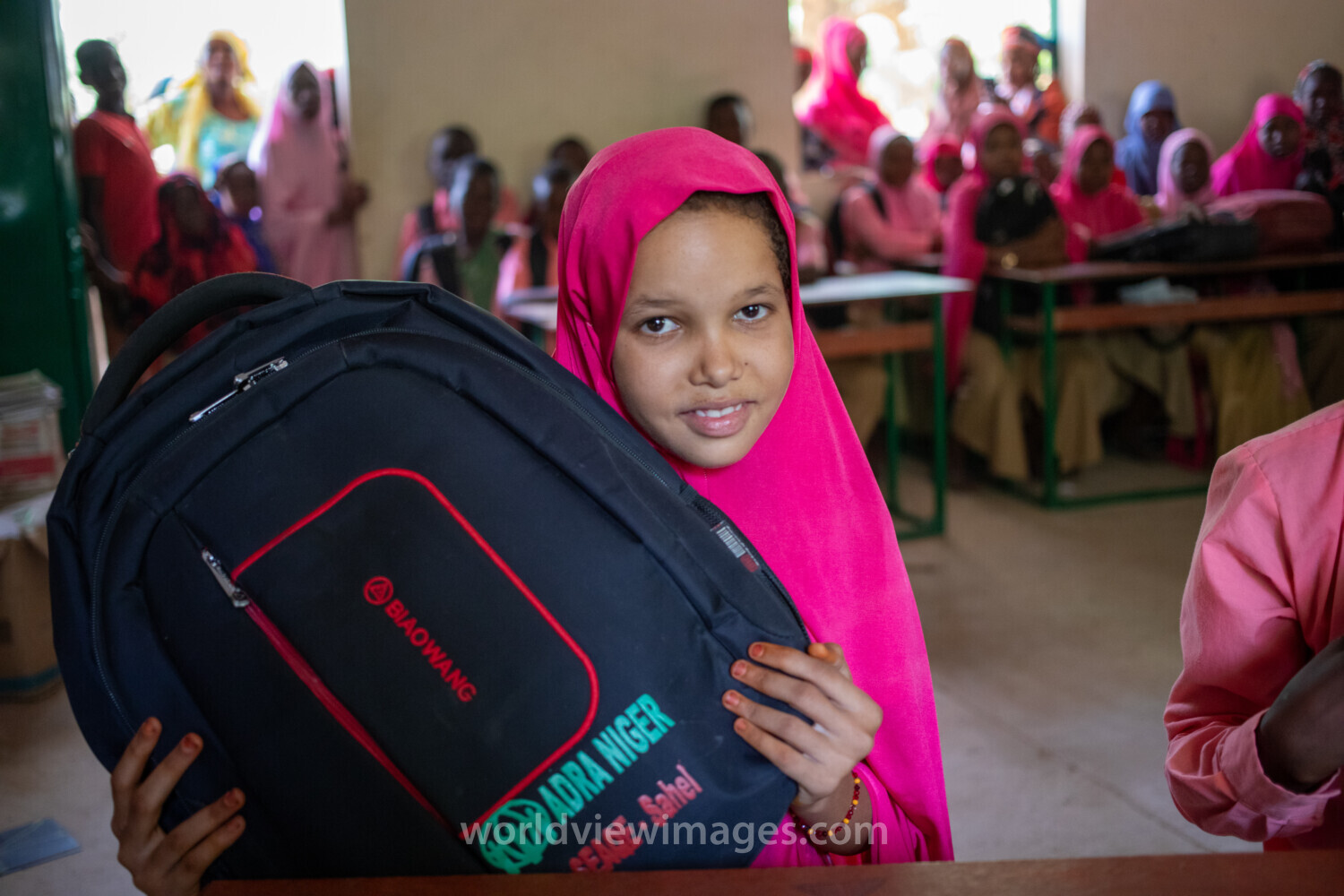 Girl in Niger Attends School