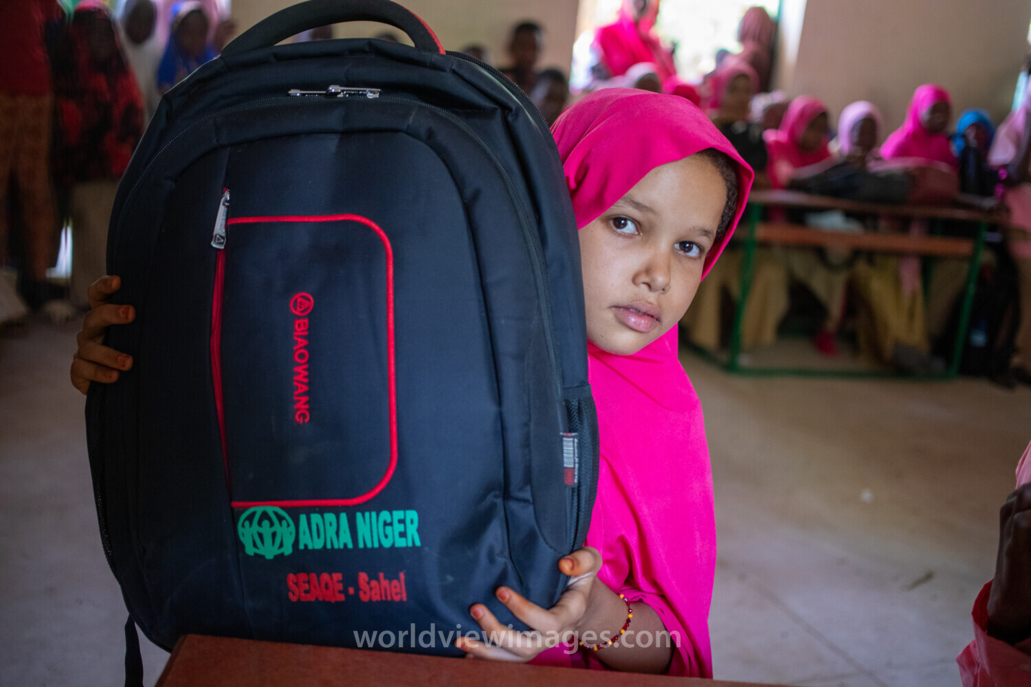 Girl in Niger Attends School