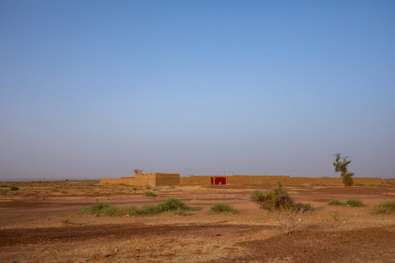Dry Season — Fields in Niger, Africa, close to the Sahara deasert, lay bare during the driy season. — Africa, Desert, Education, Lowland, Nature