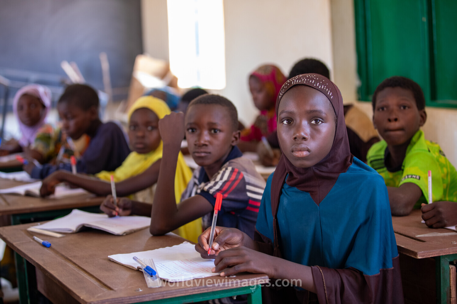 Girl in Niger Attends School