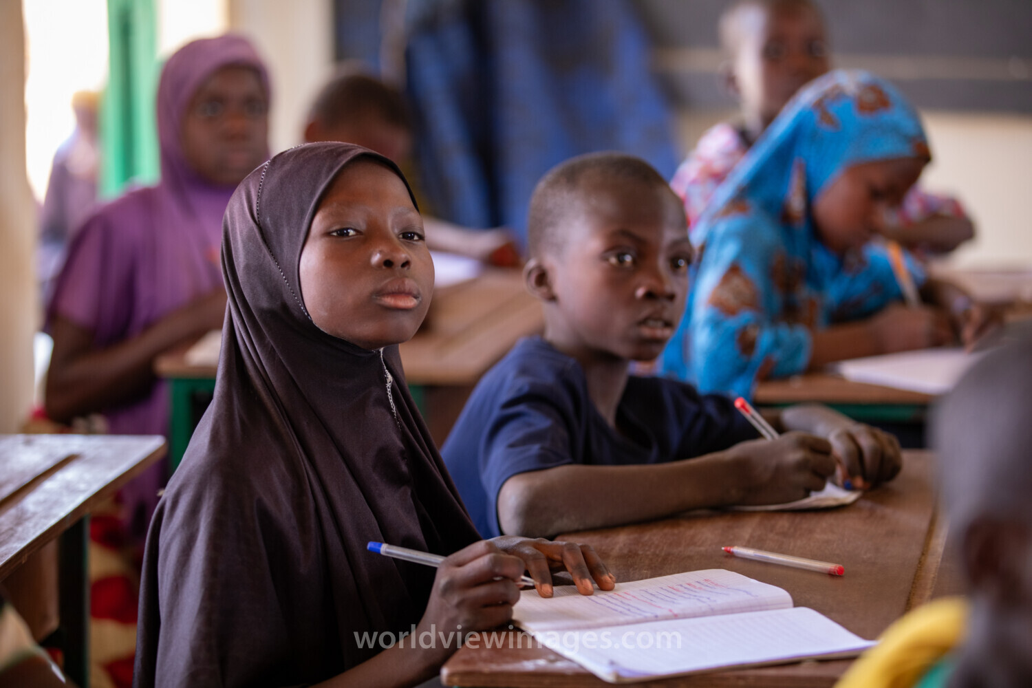 Girl in Niger Attends School