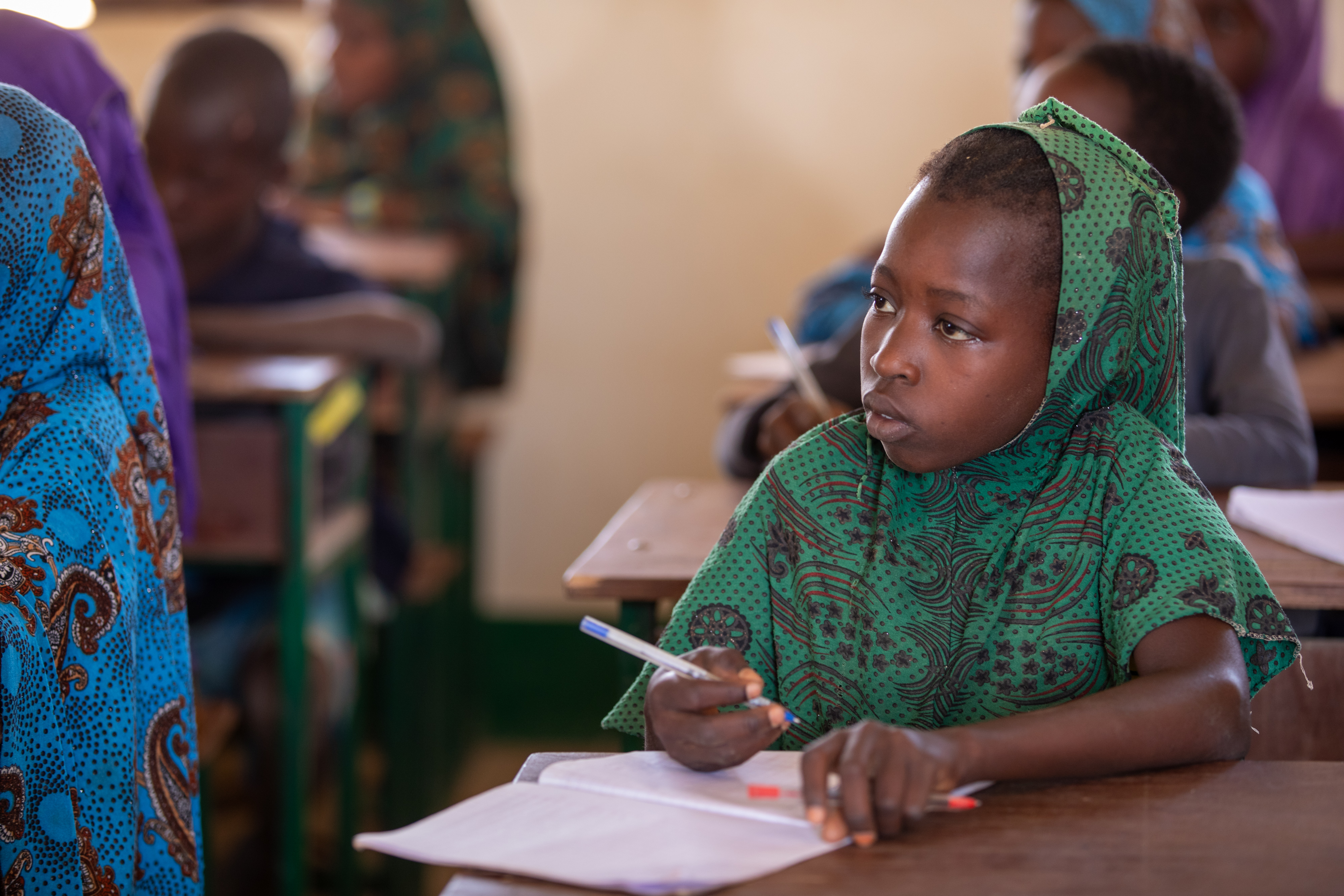 Girl in Niger Attends School