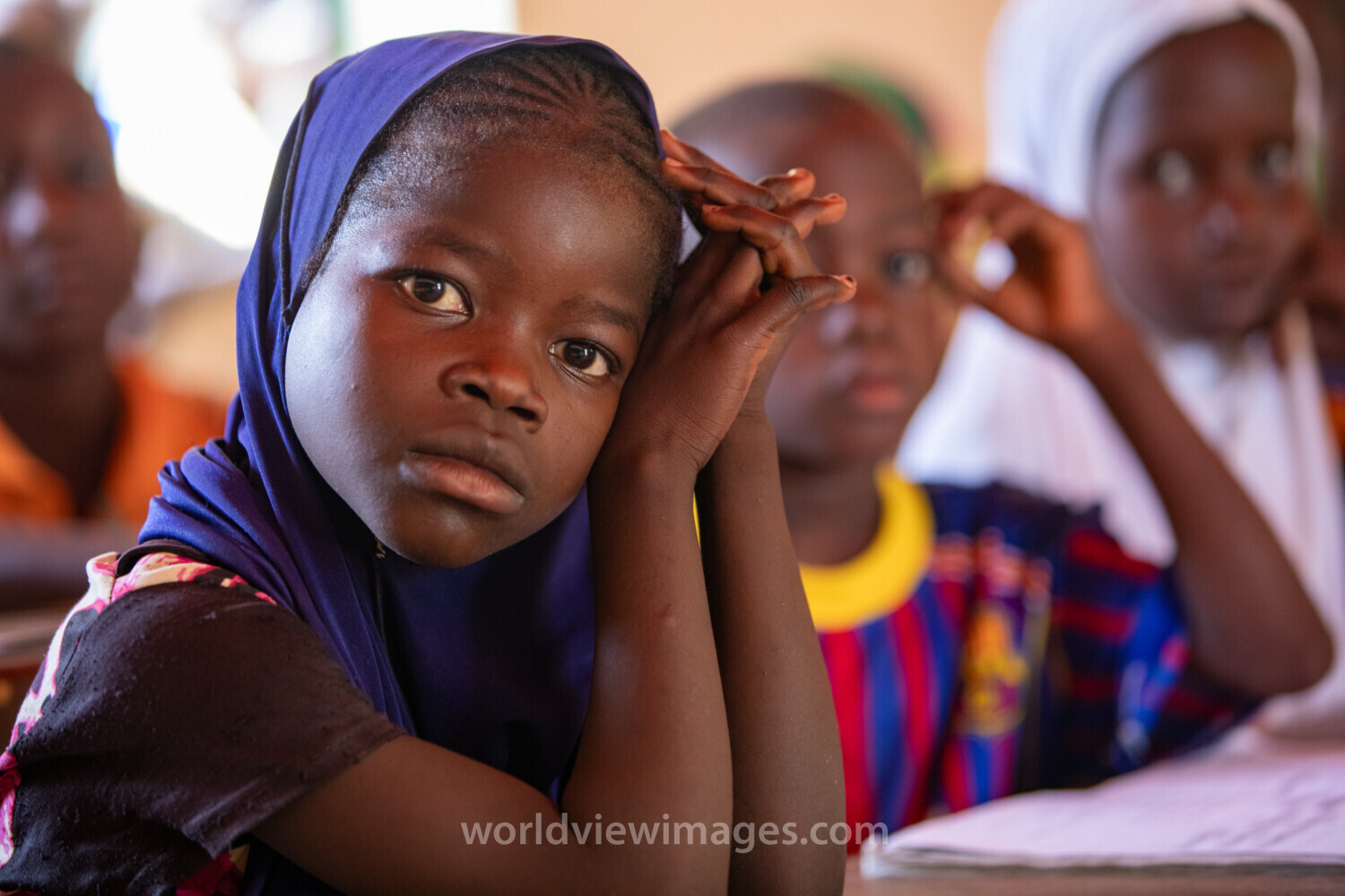 Girl in Niger Attends School