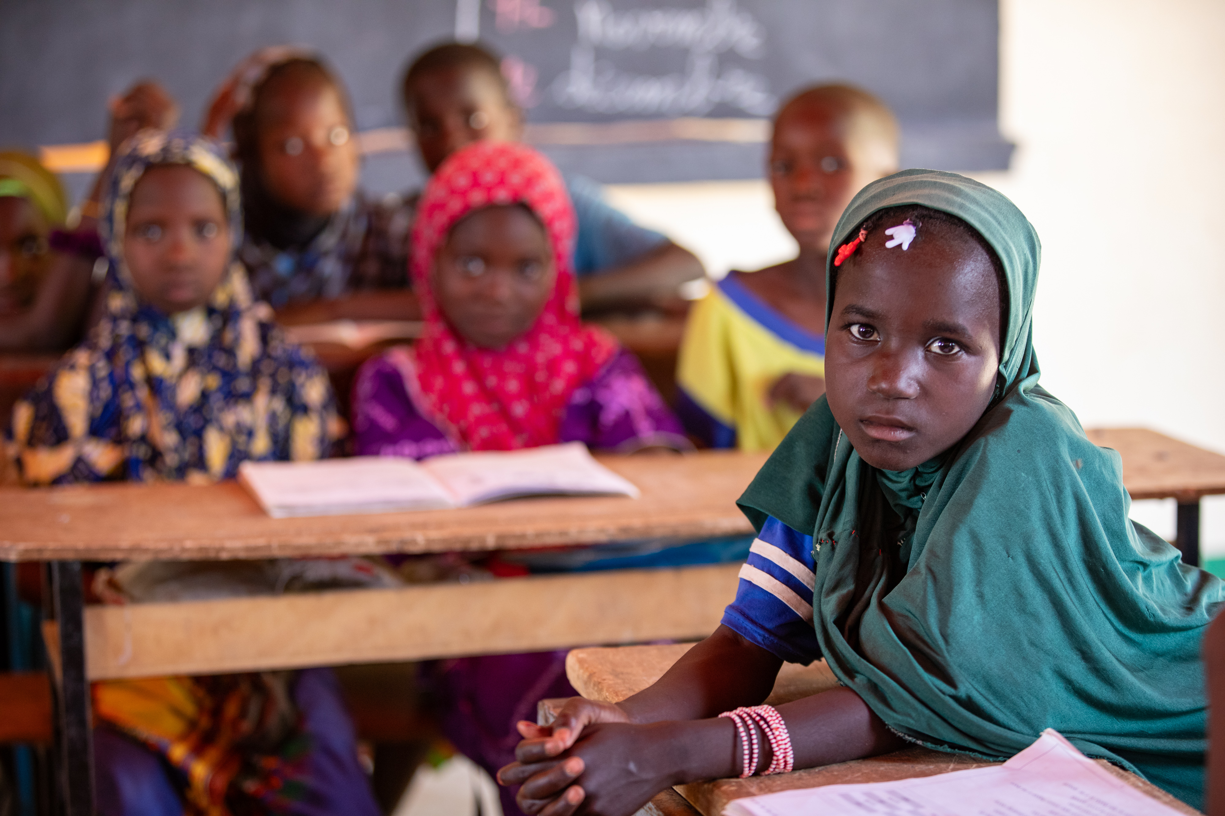 Girl in Niger Attends School