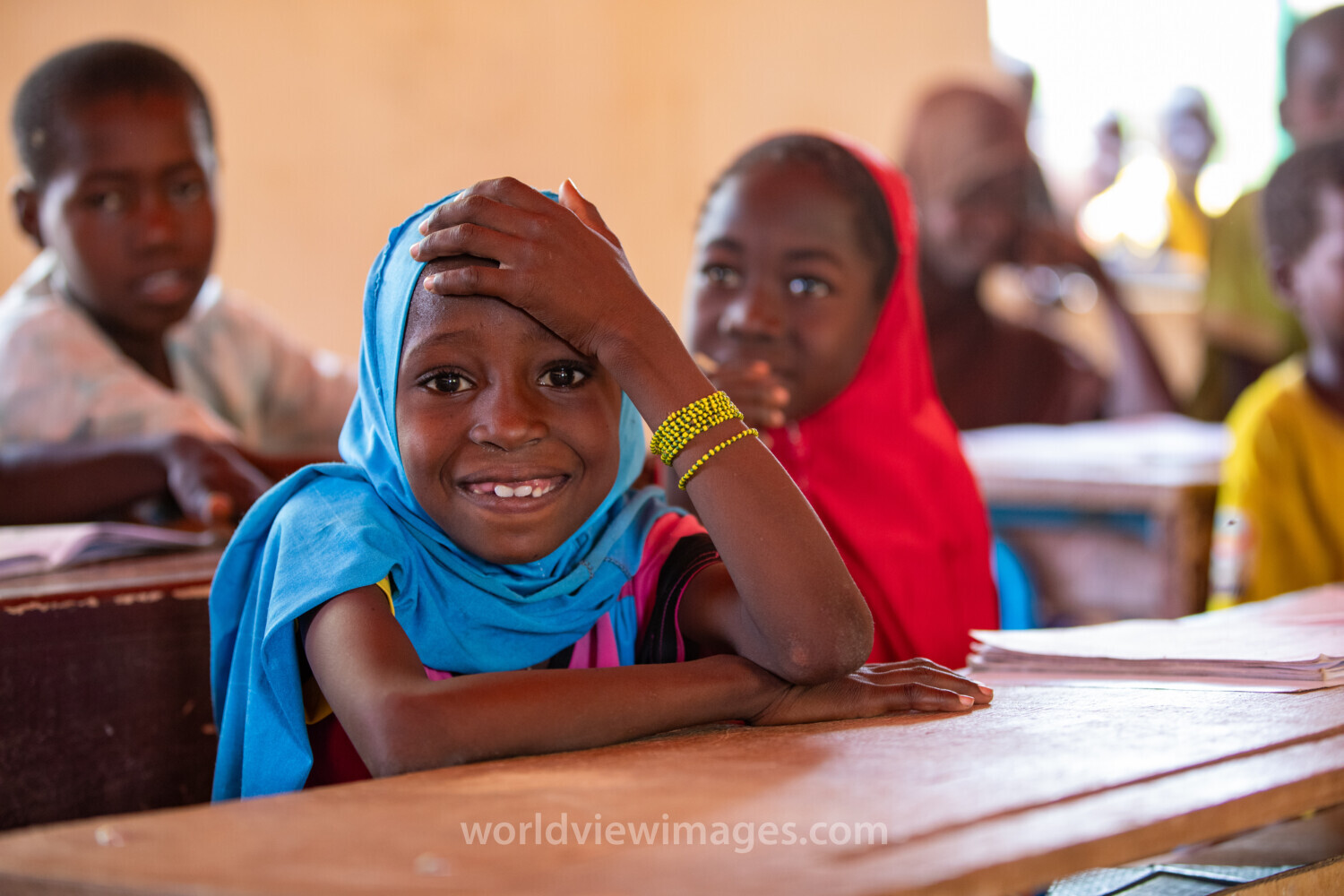 Girl in Niger Attends School