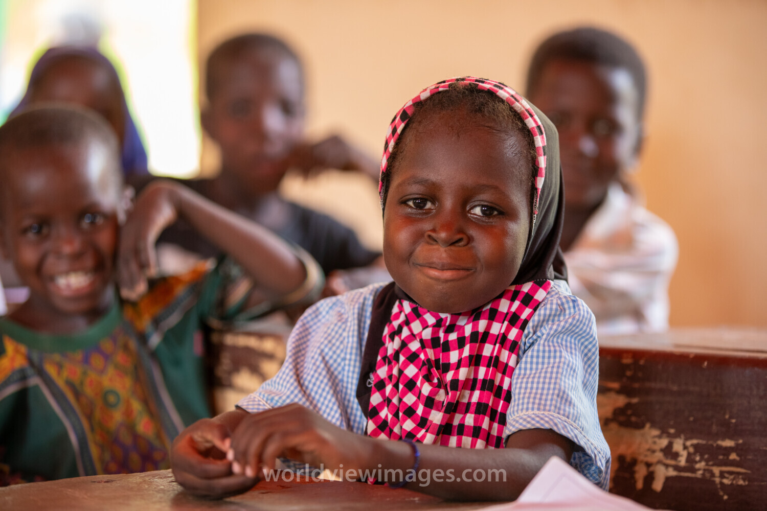 Girl in Niger Attends School