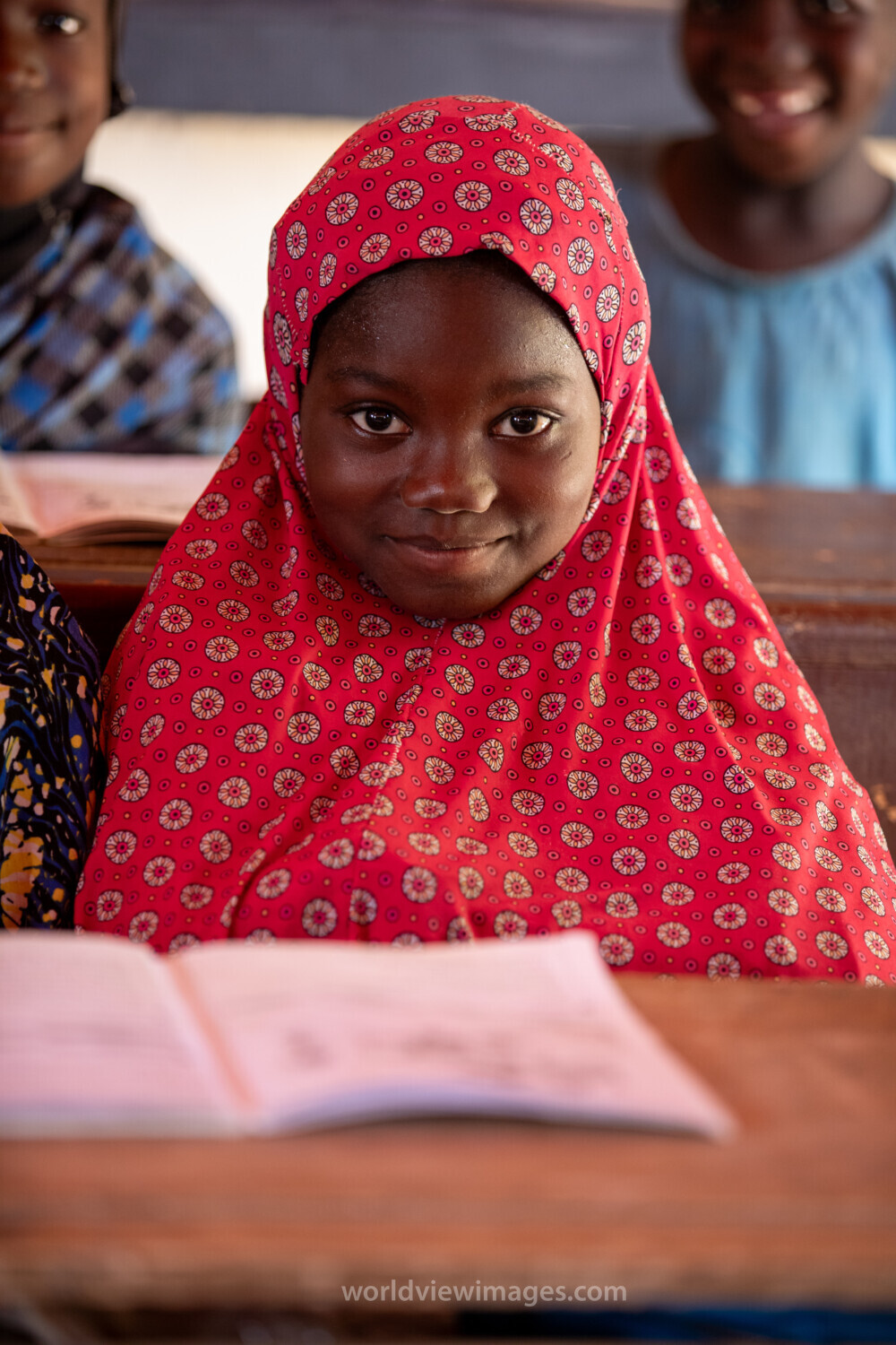 Girl in Niger Attends School