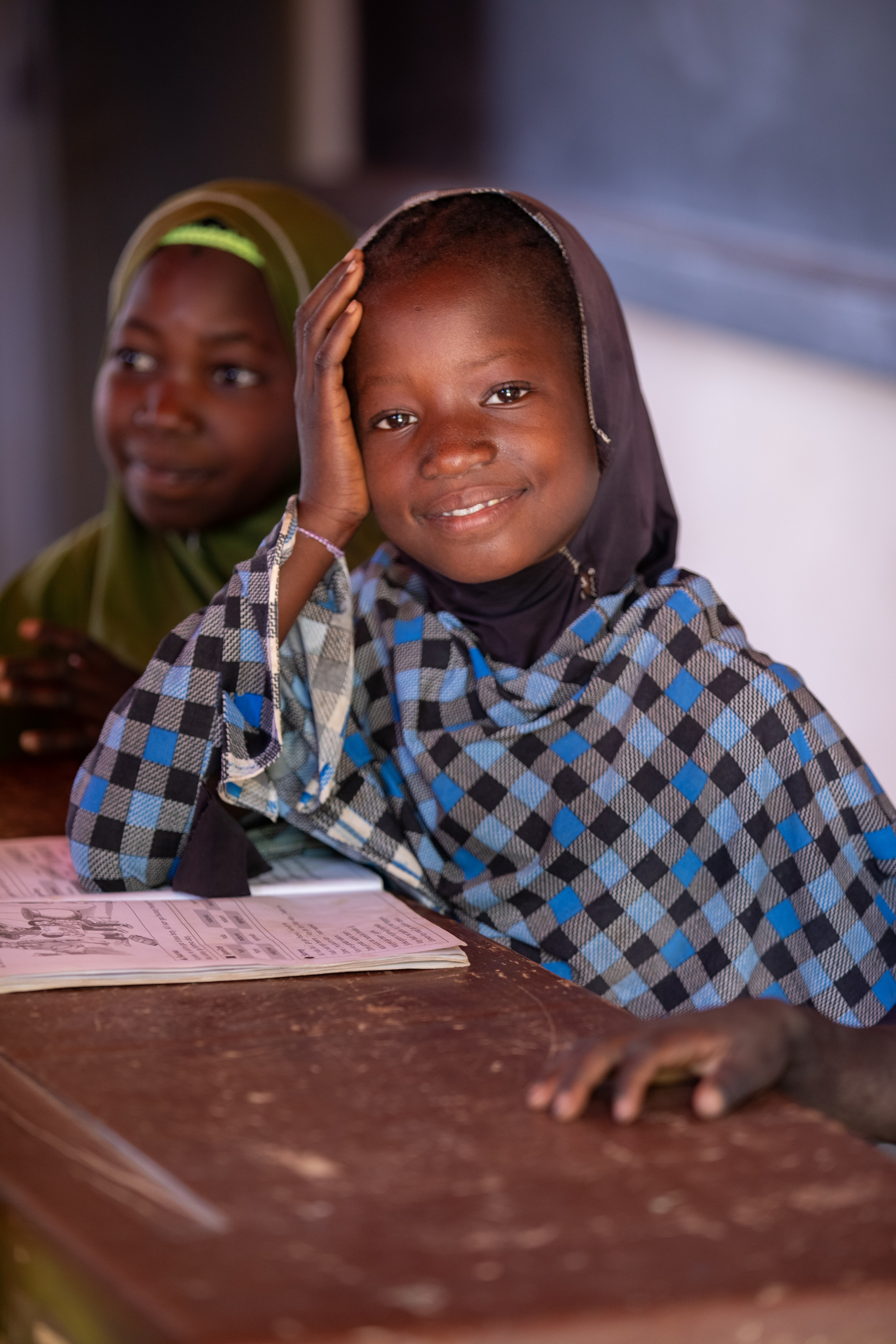 Girl in Niger Attends School