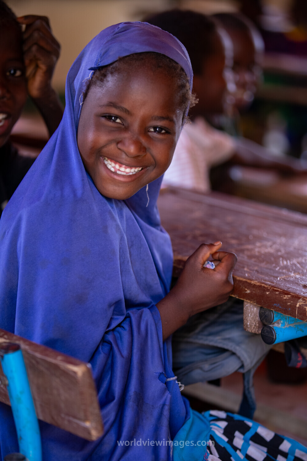 Girl in Niger Attends School