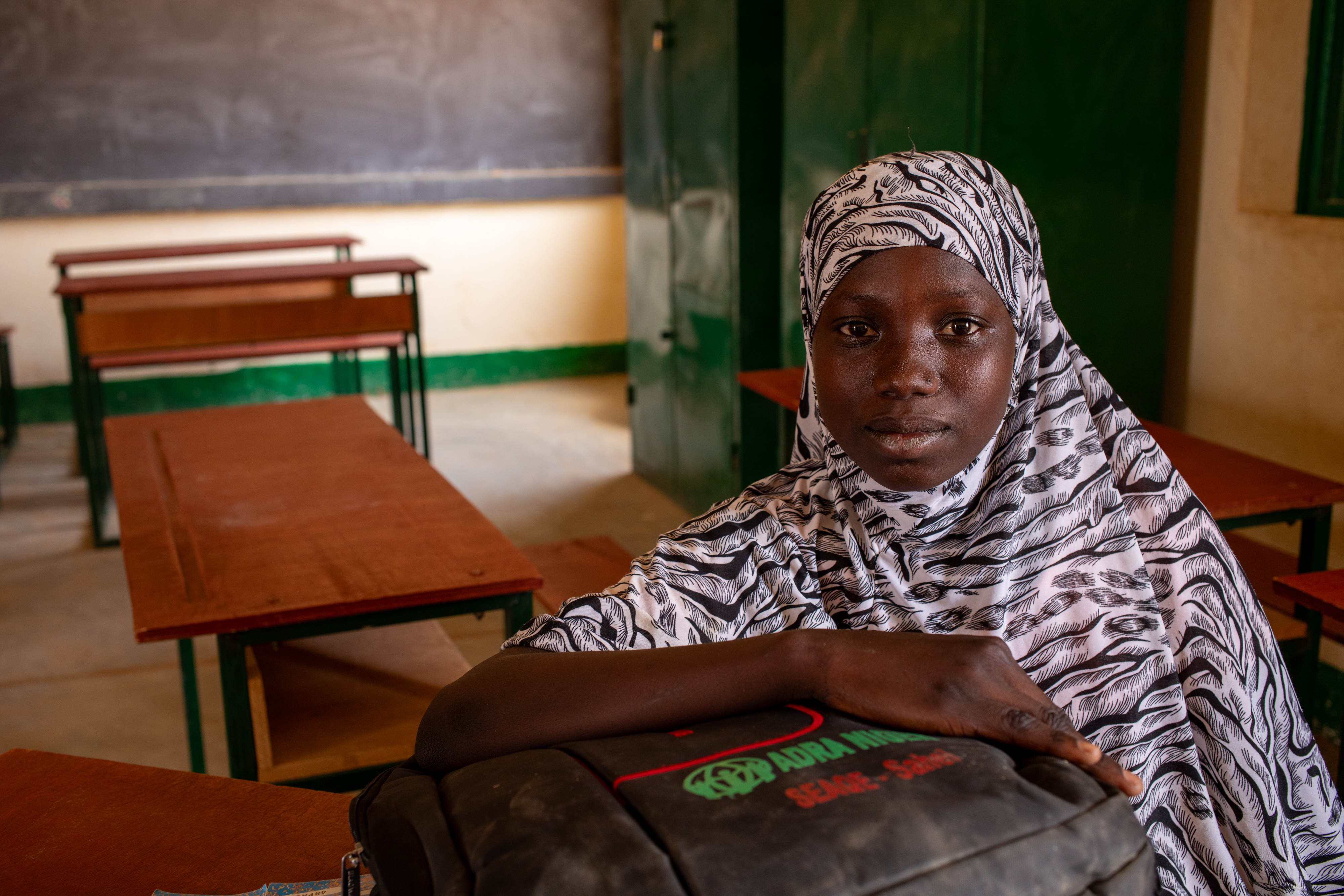 Girl in Niger Attends School