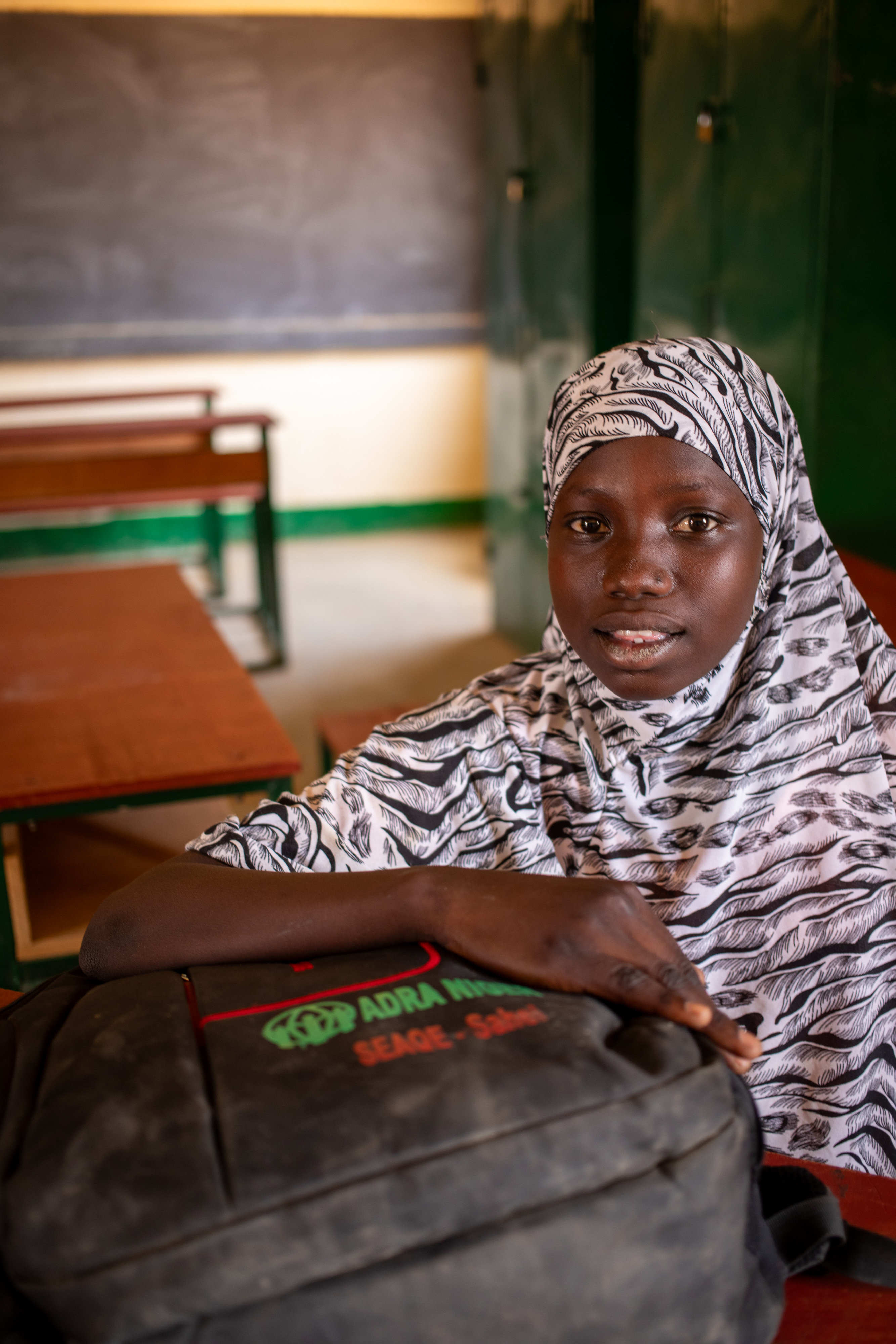 Girl in Niger Attends School