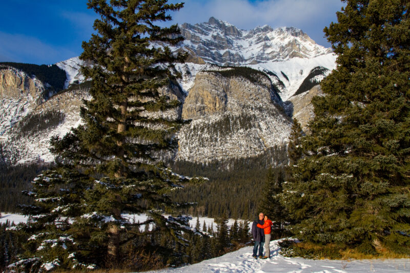 Mountain Scene in Winter — Beautiful snow filled mountains in Banff National Park in Alberta Canada — Mountain, Nature, Person, Snow, Winter