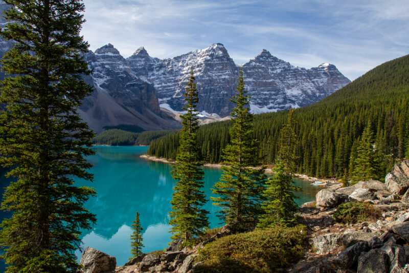 Morane Lake — Scenic Moraine Lake in Banff National Park, Canada — Nature, Alberta, Canada, Banff National Park, Scenic