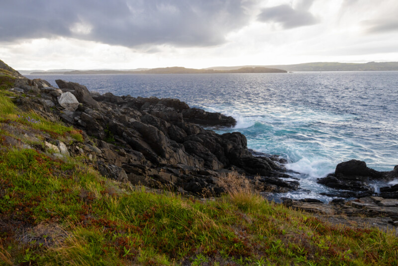 Rocky Coast of Newfoundland — Scenic beauty of the rocky shoreline of Canada's Newfoundland — Beach, Cliff, Nature, Ocean, Sand